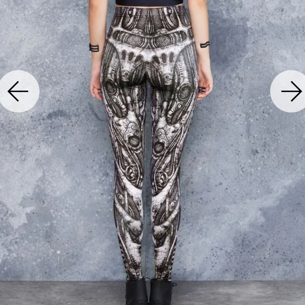 Blackmilk next world machine leggings - Picture 4 of 14